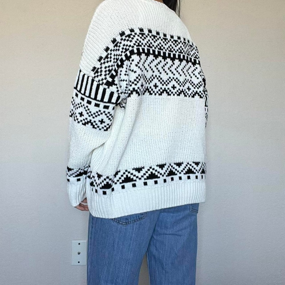 White Patterned Sweater - Picture 4 of 6